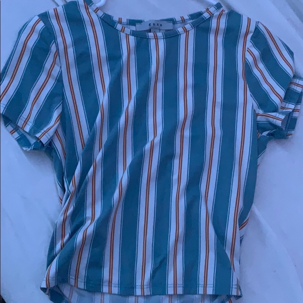 a cute cropped shirt